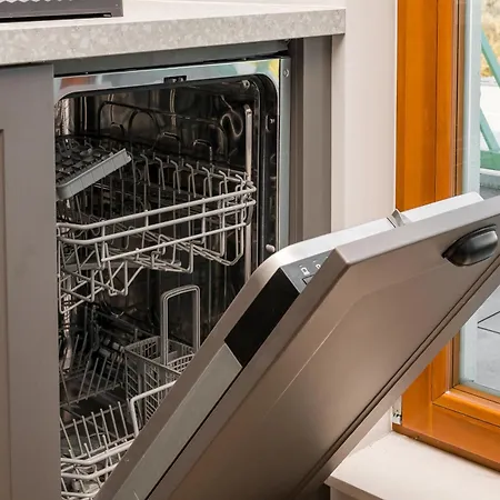 Metro Mlociny Deluxe By Bookinghost ורשה